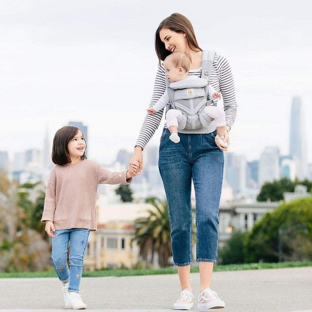 Porte Bébé - BreathBabyBag™ - Gris - Le Petit Colimaçon